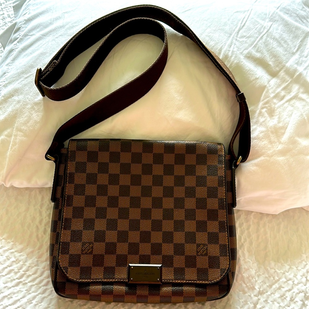 ATHENTIC LV Small Messenger Bag